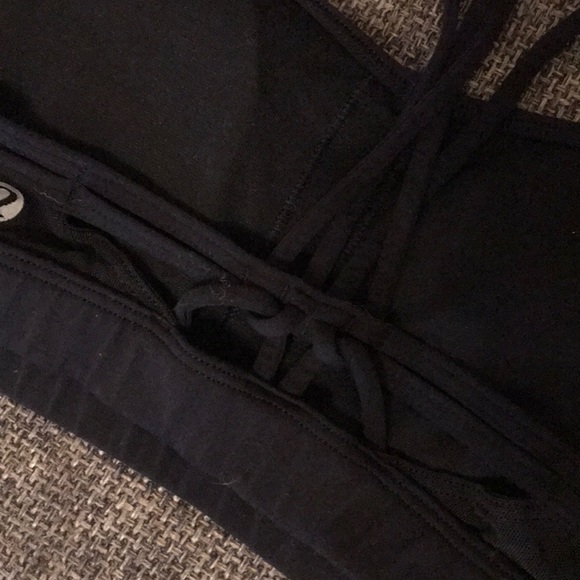 Lululemon sports bra - Picture 3 of 4